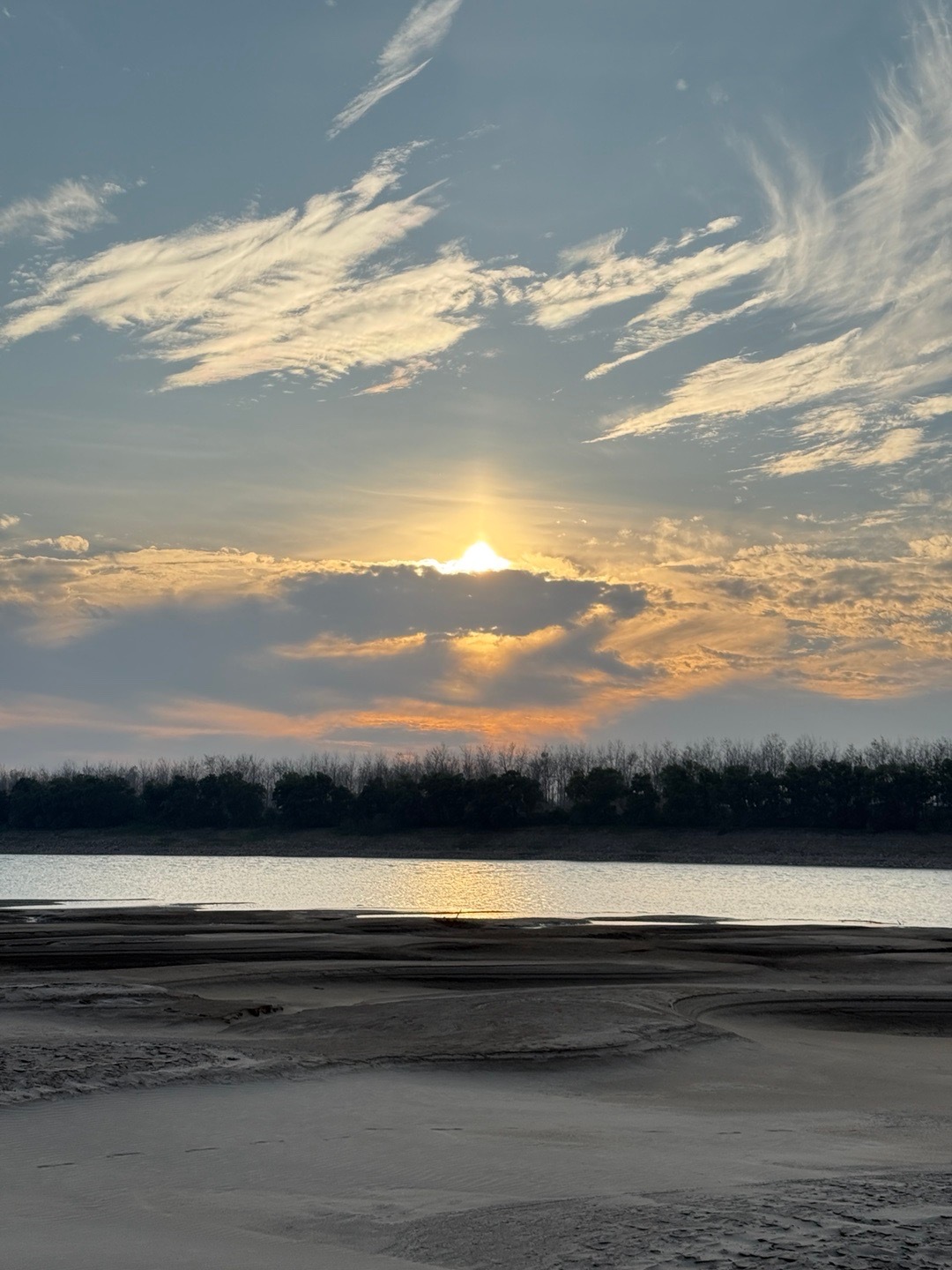 当然要努力啊，你的努力里藏着父母暮年的安稳，孩子未来的底气 