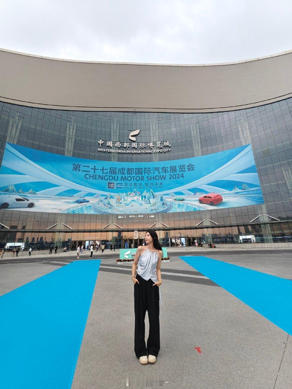 今年我没去2025成都国际车展 ﻿一是八月拖欠的视频还好多呢给自己和摄像老师喘口