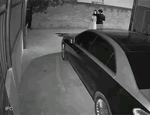出这种事情，也是在情理之中，刚结婚二人的感情不错，可过了激情之后，女子就去寻找新