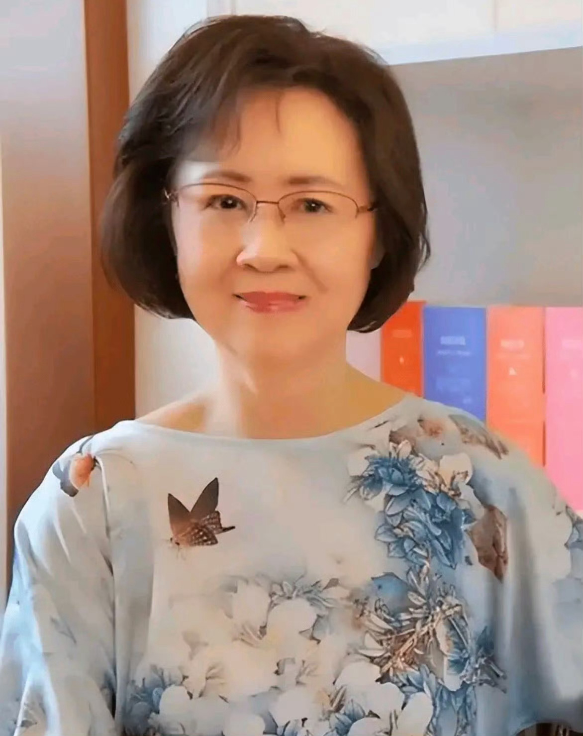 姚晨悼念琼瑶不少人表示琼瑶的作品陪伴了青春，让人充满对爱情的憧憬。姚晨表示琼瑶的