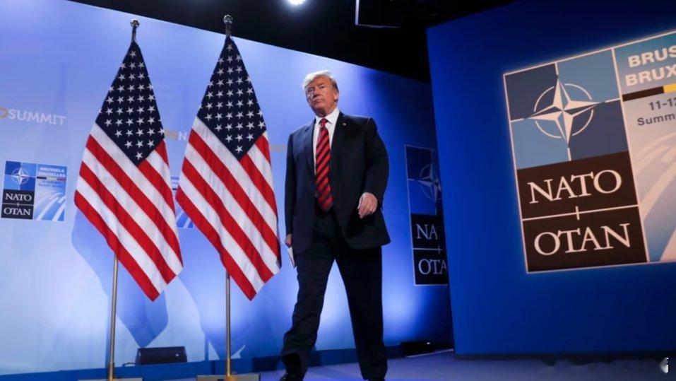 凤凰新闻【特朗普：应考虑美国退出北约的可能性】当地时间3月17日，央视记者获悉，