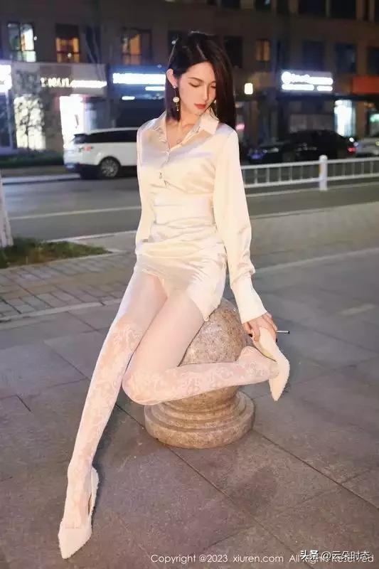 拿捏成熟气质，这3点比穿搭更重要
 
成熟气质从不是刻意装出来的，而是藏在姿态、