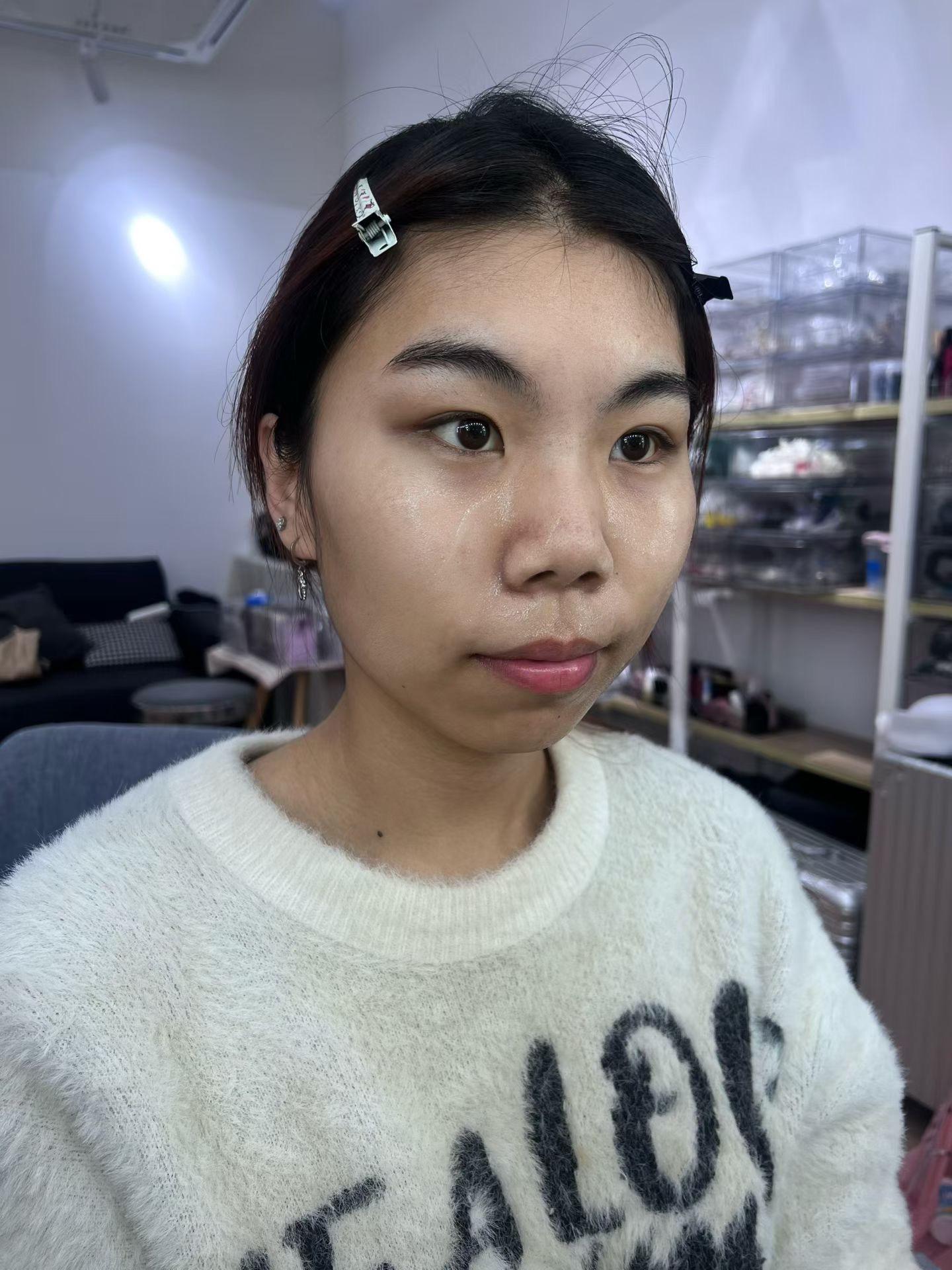东台学化妆。