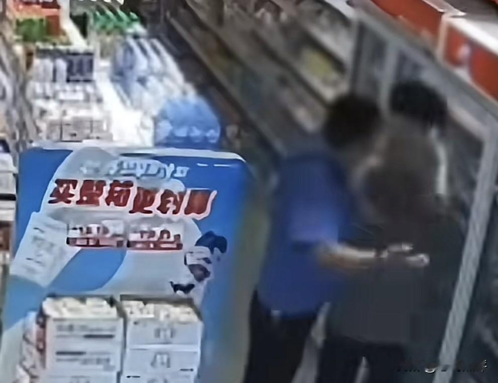 我是城管，你不给我打折，我就把你打折！原来之前所看的小品，穿上一身衣服之后，我想