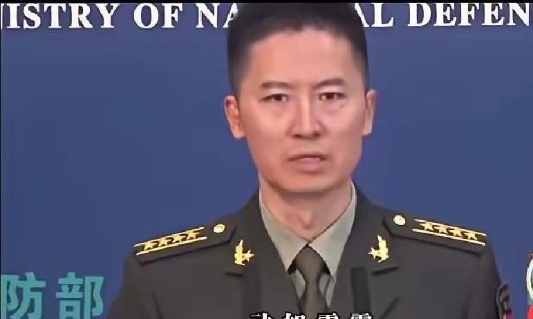 近日，高市早苗卷入一场不大不小却足够扎眼的争议，她带着日本右翼分子几乎一夜之间成