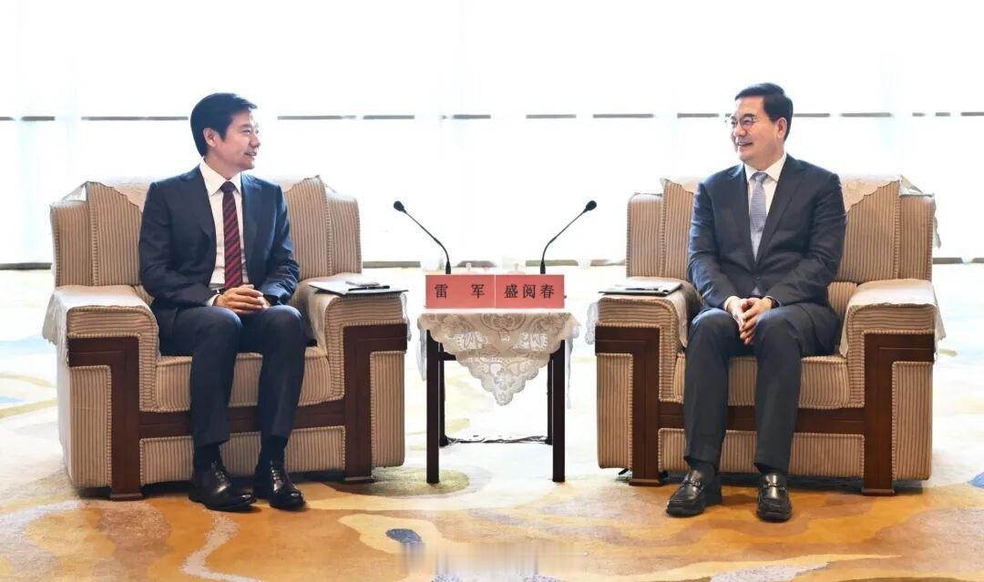 武汉市委书记会见小米雷军 