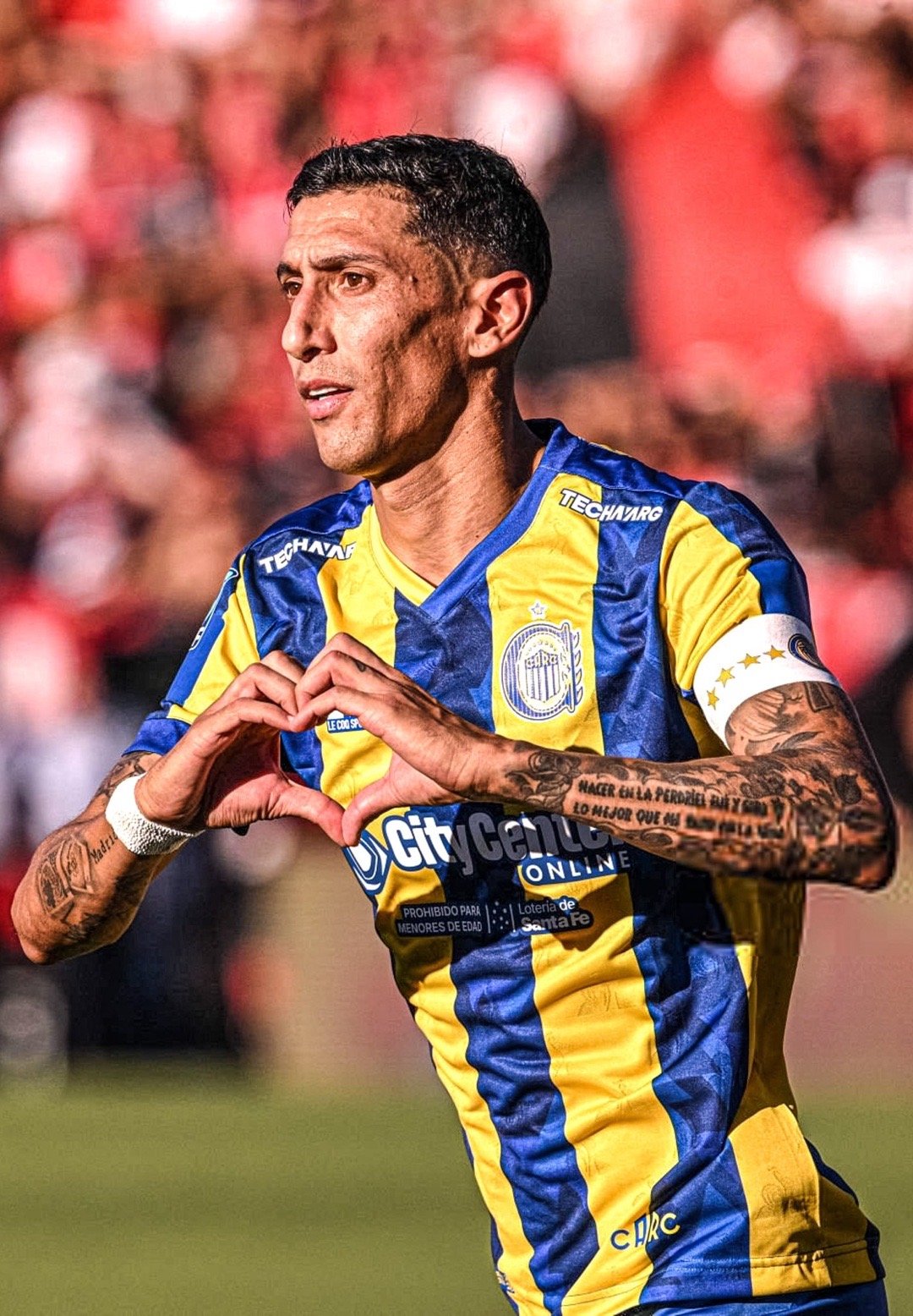 场上破僵，场下助教🗣️迪马利亚谈及他目前在罗萨里奥中央队的角色：“在这里，什么