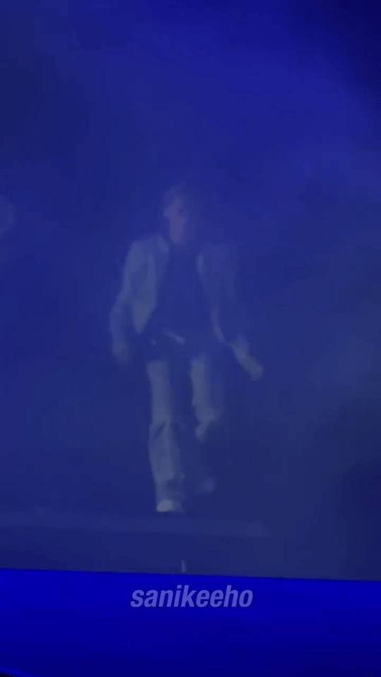今天就算是这样走出学校我也认了 ​​​