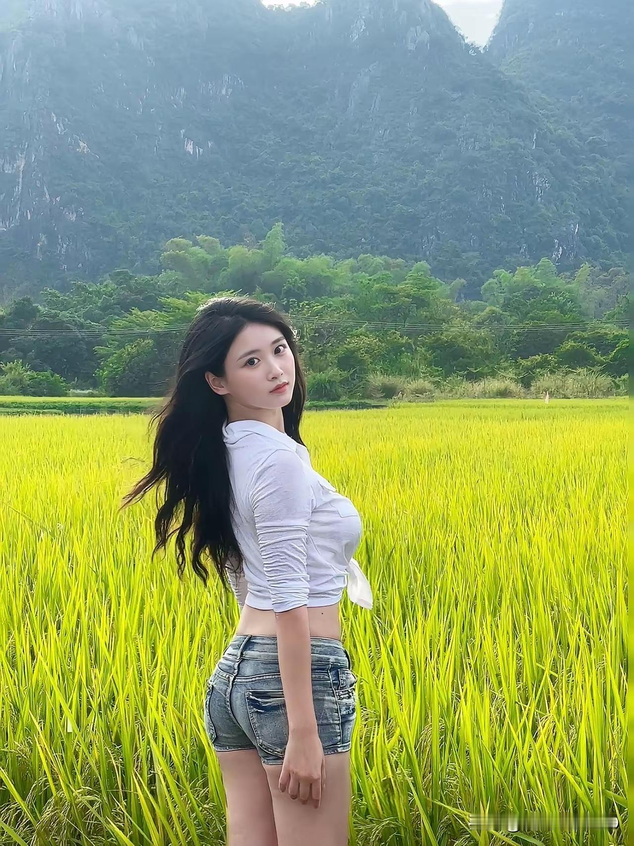 在田野间，遇见最美的你🌾✨