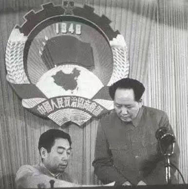 1949年，国歌《义勇军进行曲》中有一句话引发争议，作词者田汉都想改，周总理却鼎