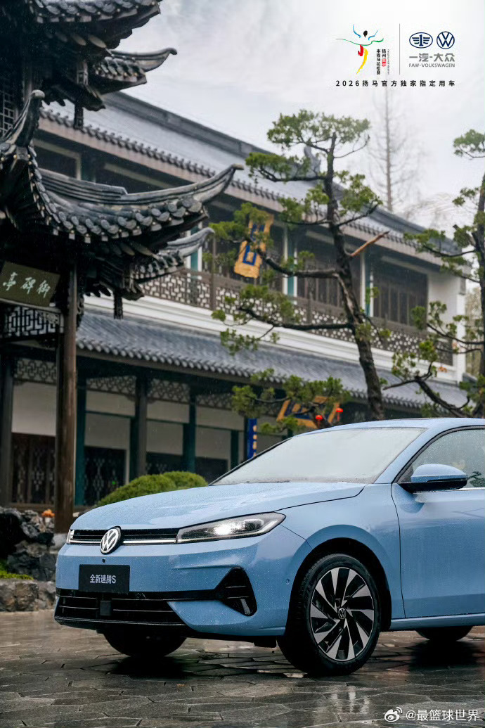 扬马赛道惊现戏精陪跑搭子时光如梭！只能感叹时间过得太快了！速腾都二十年了，也是一