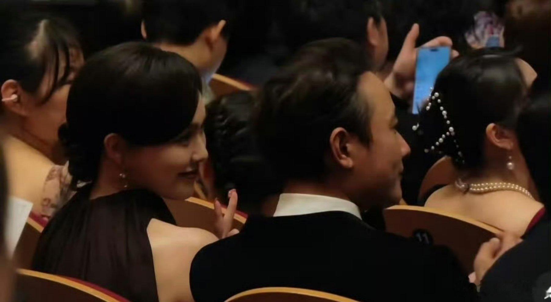 曝唐嫣罗晋经常一起参加女儿活动多好呀，唐嫣和罗晋这么恩爱，一起参加女儿的活动，不