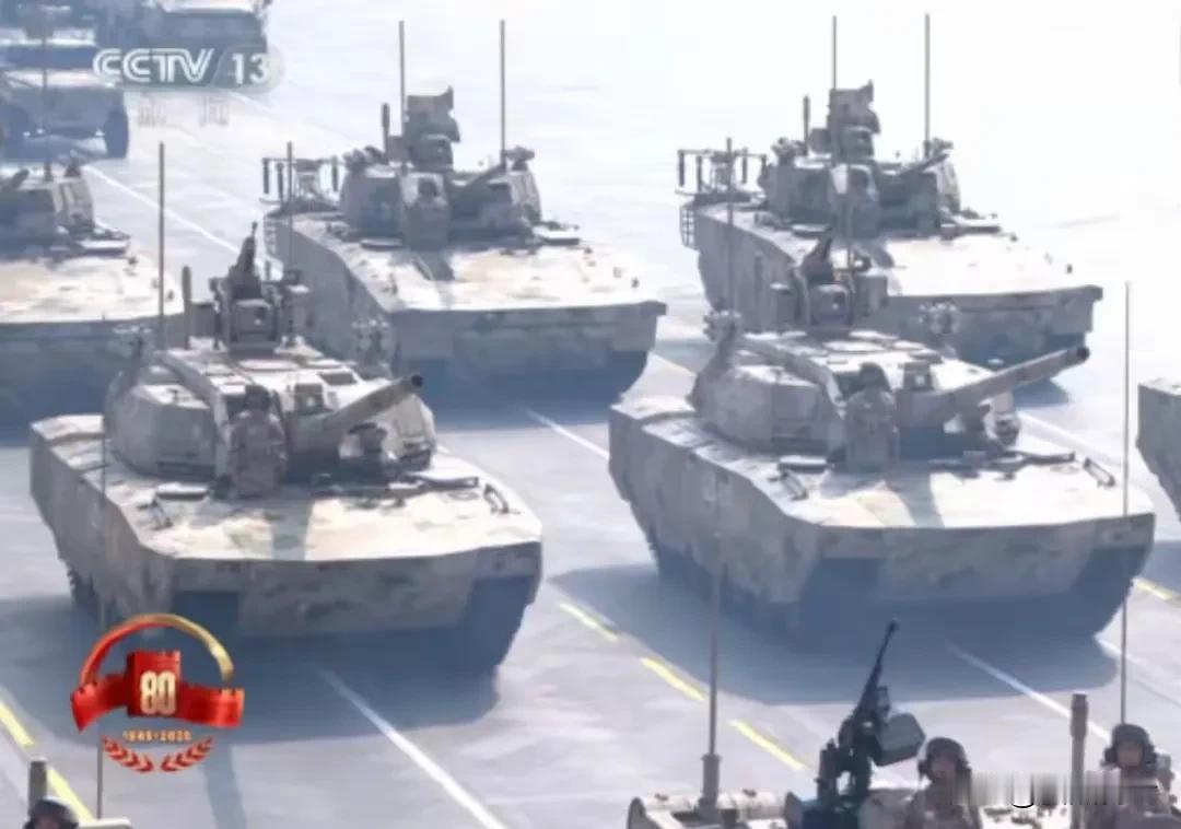 100式是冷战后的第一型新坦克，豹2和M1A2可以进博物馆了。
传统三代坦克，尤
