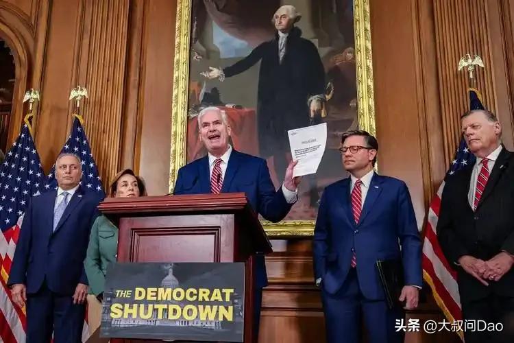 美国政府停摆创纪录，两党扯皮让民众遭殃，终于要结束了
 
嘿，各位朋友！今天咱们