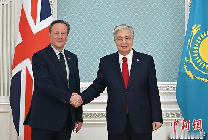 英国在下一盘大棋，明目张胆的挖俄罗斯墙脚。#国际情报员##烽火问鼎计划# 中新网