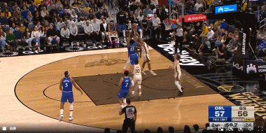 精彩！库里主导今日最佳进球！
在今天NBA常规赛勇士对阵魔术的第二节比赛中，库里