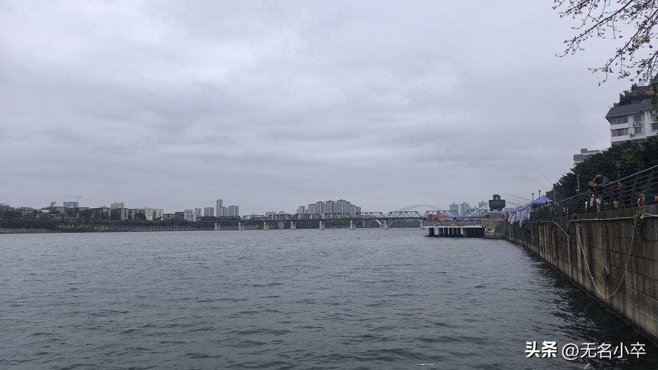 解压最好的方式就是外出旅行，不管你信不信，反正我是这样子做的，还真的非常有用。