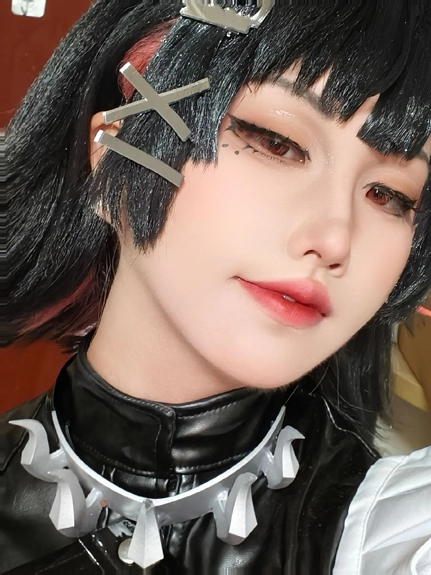就算你这么盯着，尾巴也是不会给你摸