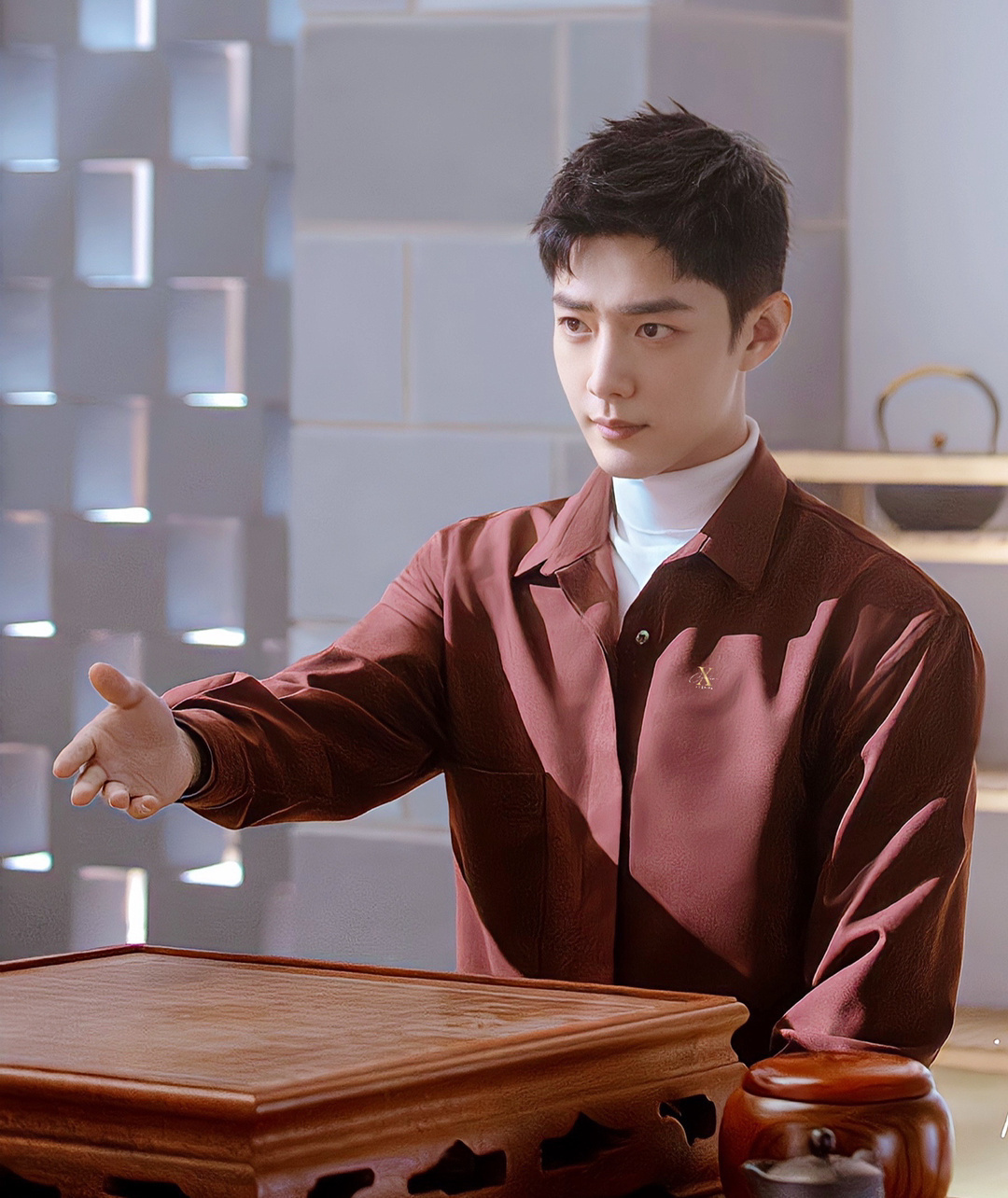 其实我早跟你表白过啦 在看你的每个眼神里！肖战十日终焉路透有个大黄蜂◎肖战