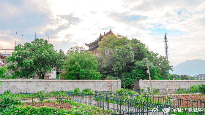 台州这座小山藏着700年古章安的记忆长嘉峙位于台州椒江古章安故城遗址北面，原名蒋