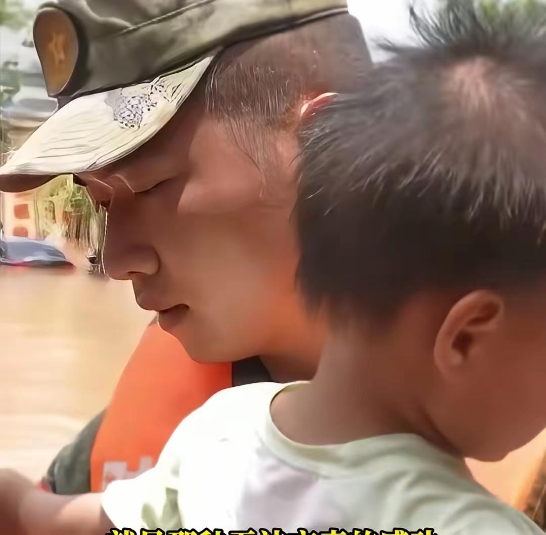 妻子与武警部队的丈夫在洪水救援中相遇

陆军第75集团军某旅已经派出救援力量救援