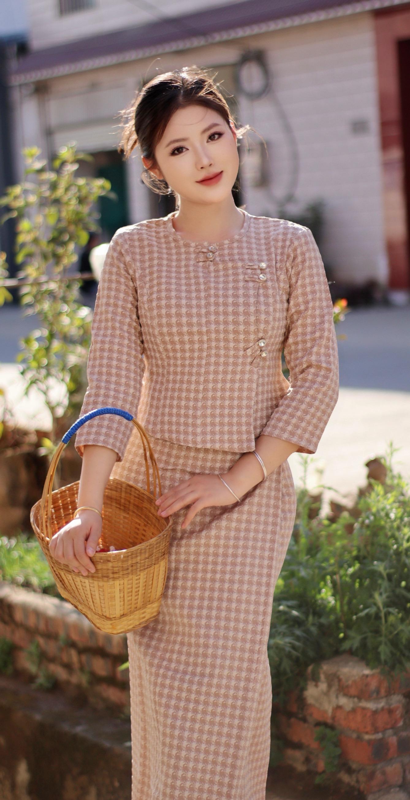 人啊，都是刚认识的时候感觉最好，虚伪而热情，新鲜又浪漫，可以从清晨的阳...