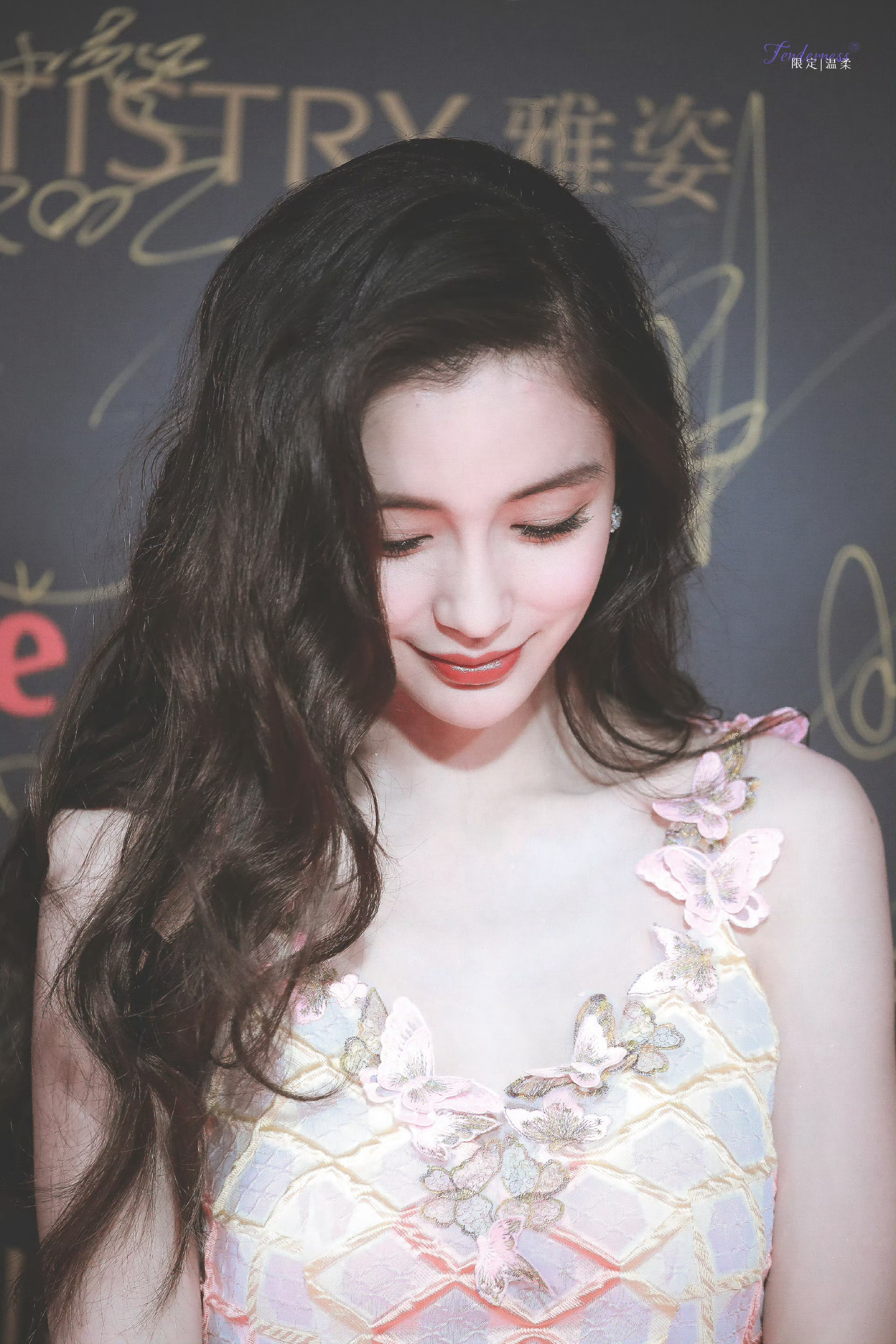 angelababy angelababy 是我文案里的主角是我故事里的人.希望