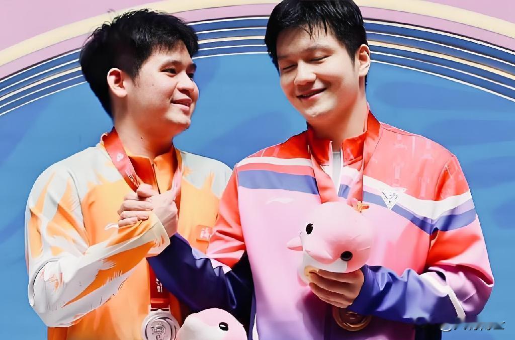 林诗栋多哈之败，才知樊振东守全区有多难！

2026年WTT多哈冠军赛，随着下半