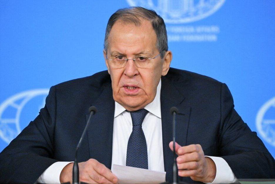 【拉夫罗夫摊牌：俄罗斯绝不接受保留基辅政权】

俄罗斯外长拉夫罗夫在2025年俄