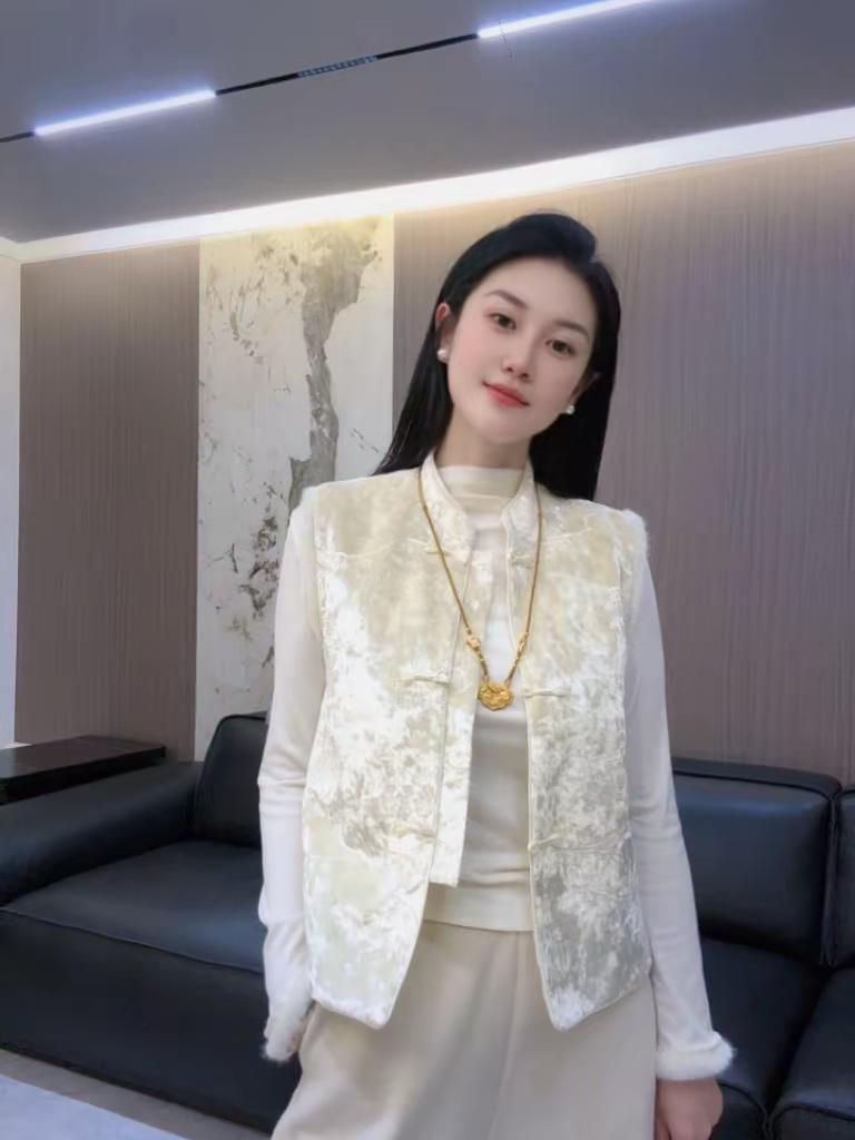 别人对你的好不要忘的太快那是你路上的光。你对别人的好 不要记得太清 因为那是你心