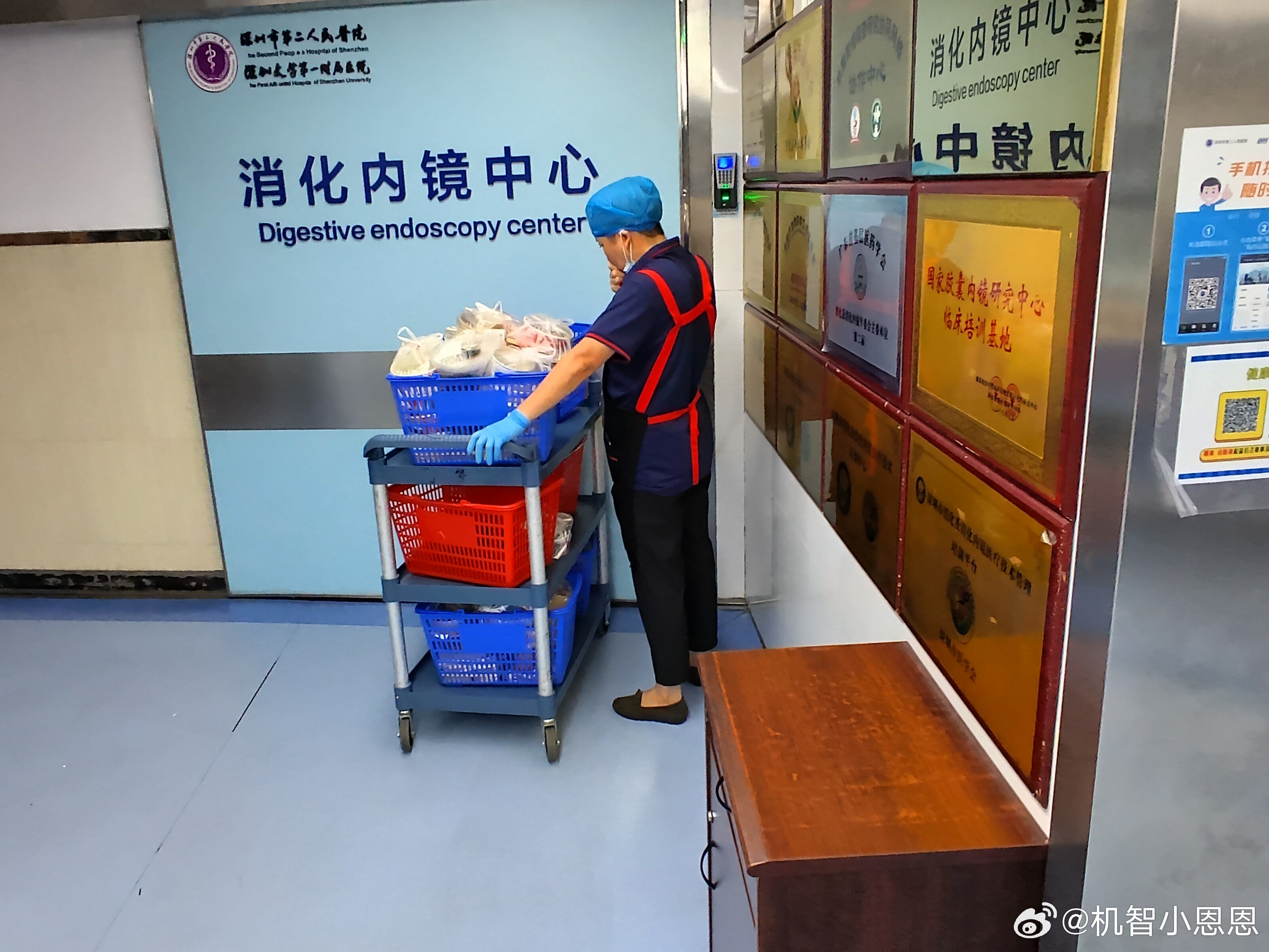 一直以来都以为医生上班会选择自己带饭，原来医生换了一种外卖方式 