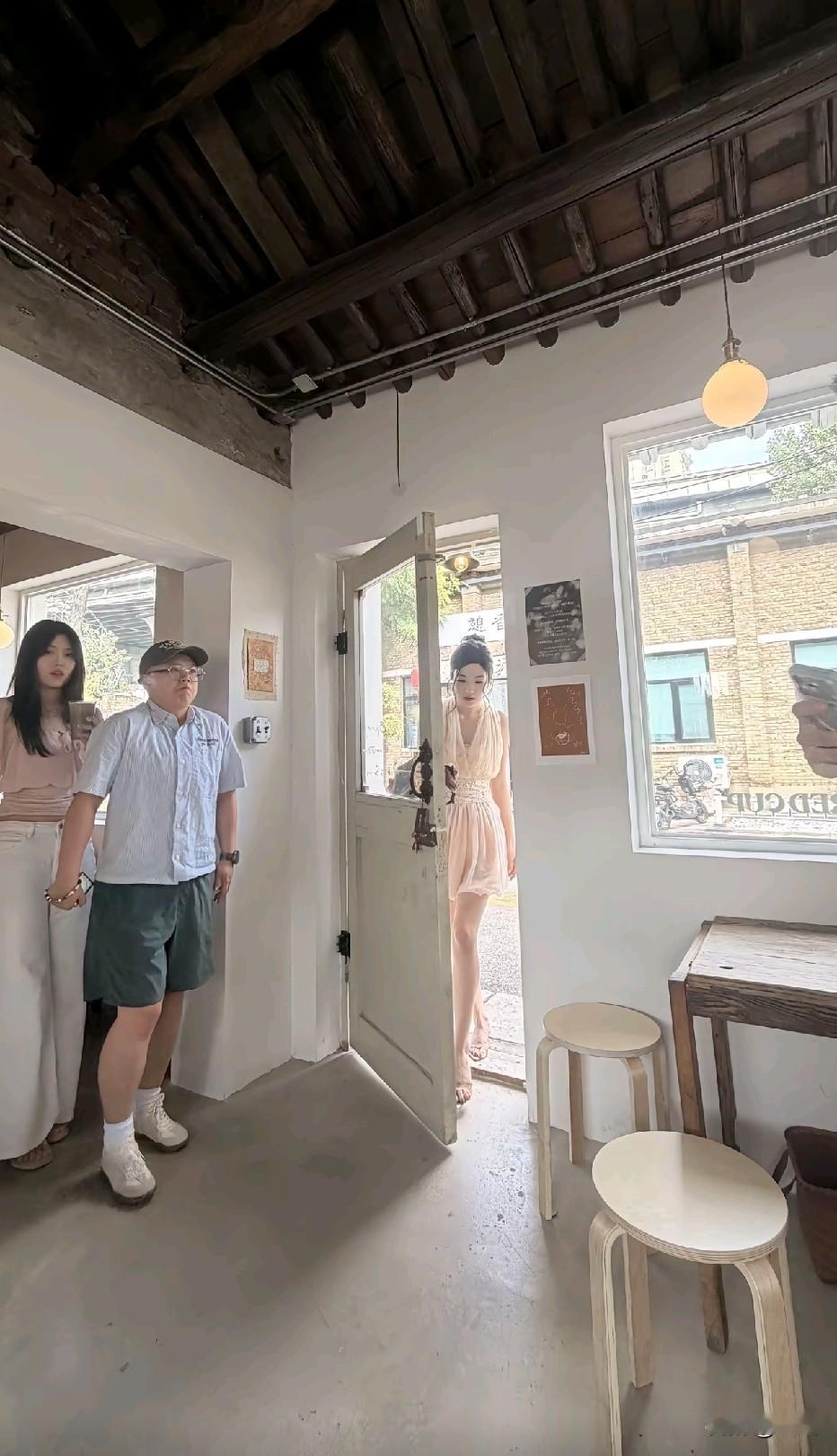 竟然一时分不清到底谁是主角