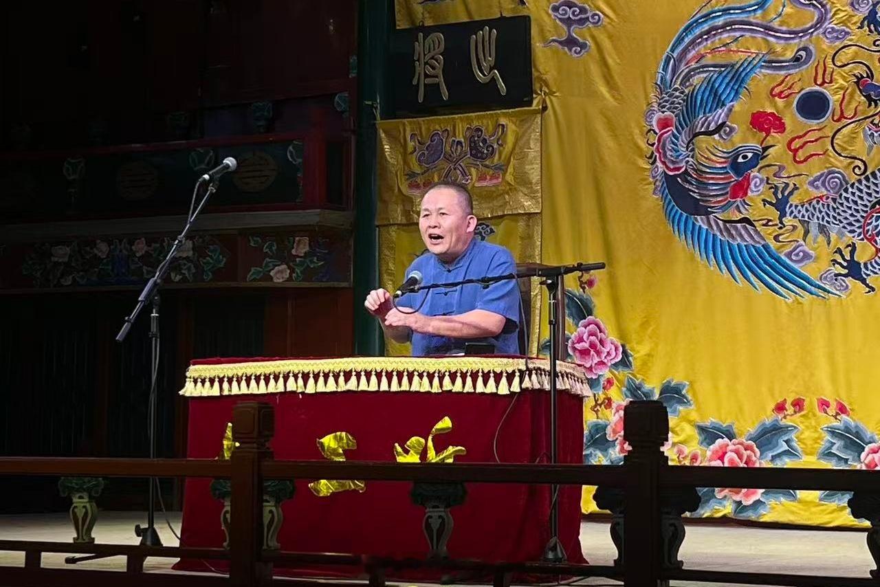 我们在故事里重写自己，听书就是给生活加一根拐棍儿。 