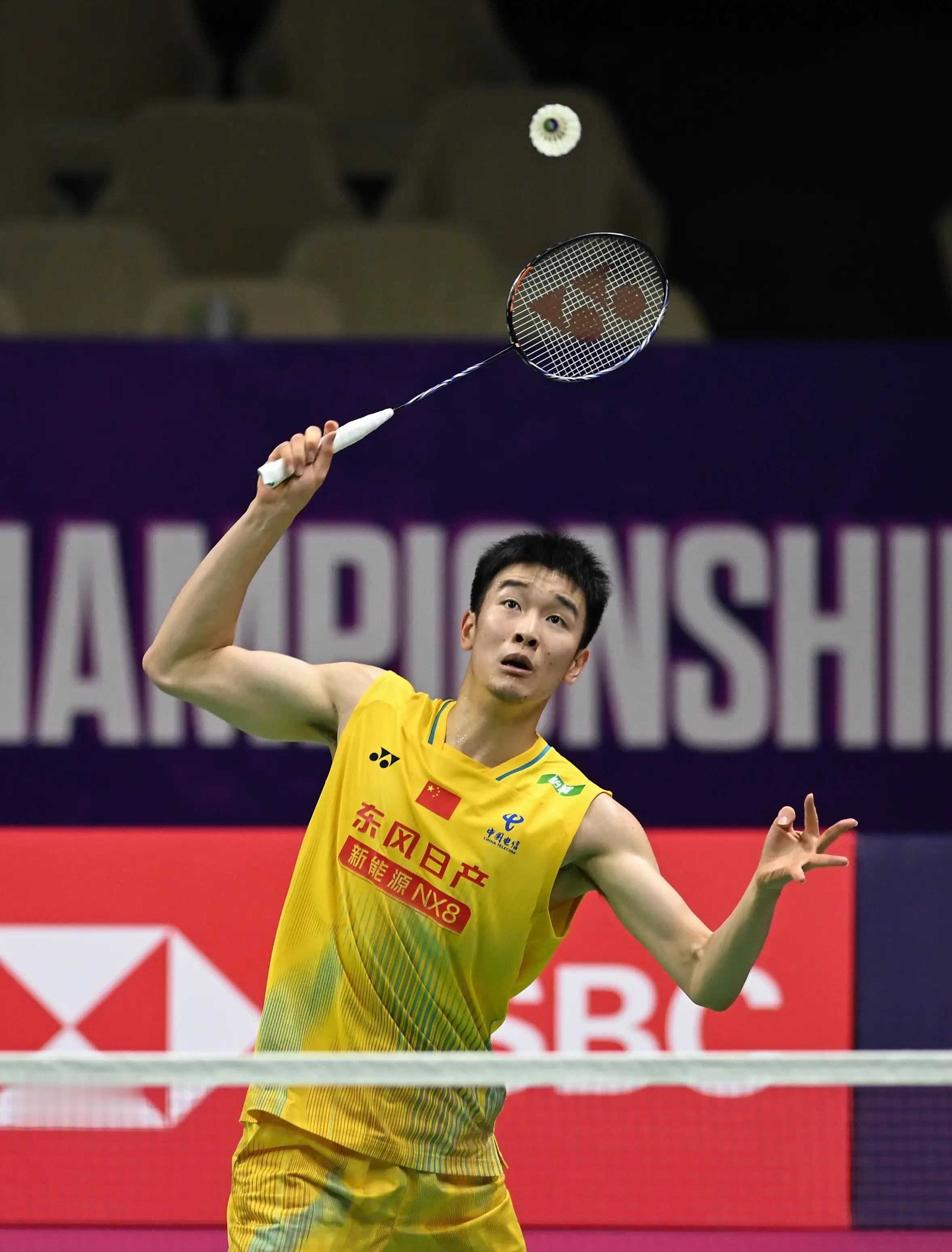 2026年羽毛球世锦赛 李诗沣21-19, 21-19赢下梁峻豪晋级男单16强，