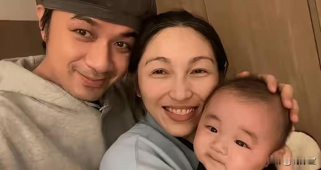 古巨基53岁生二胎我不奇怪
但是生孩子的是他57岁的老婆
说心里话我不太相信
