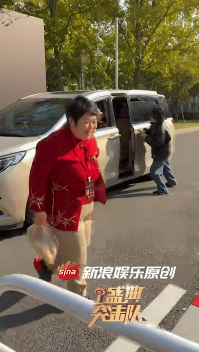 山东大葱走上视界舞台“葱小白”“葱小玉”吉祥物太可爱，把大葱做成文创，让农业品牌