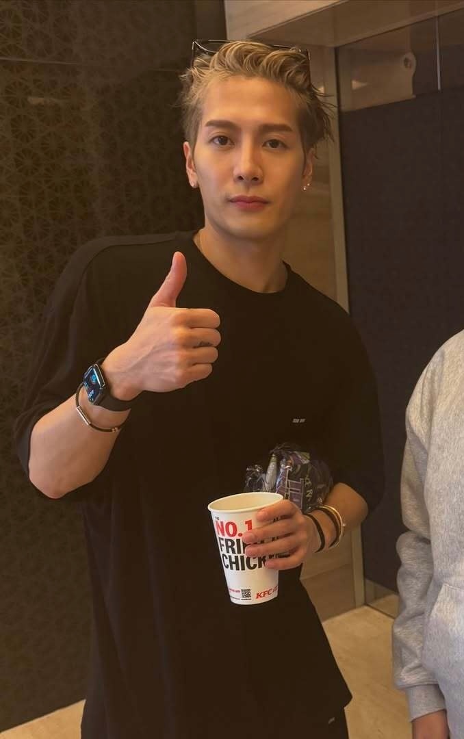 好帅🥲​​​