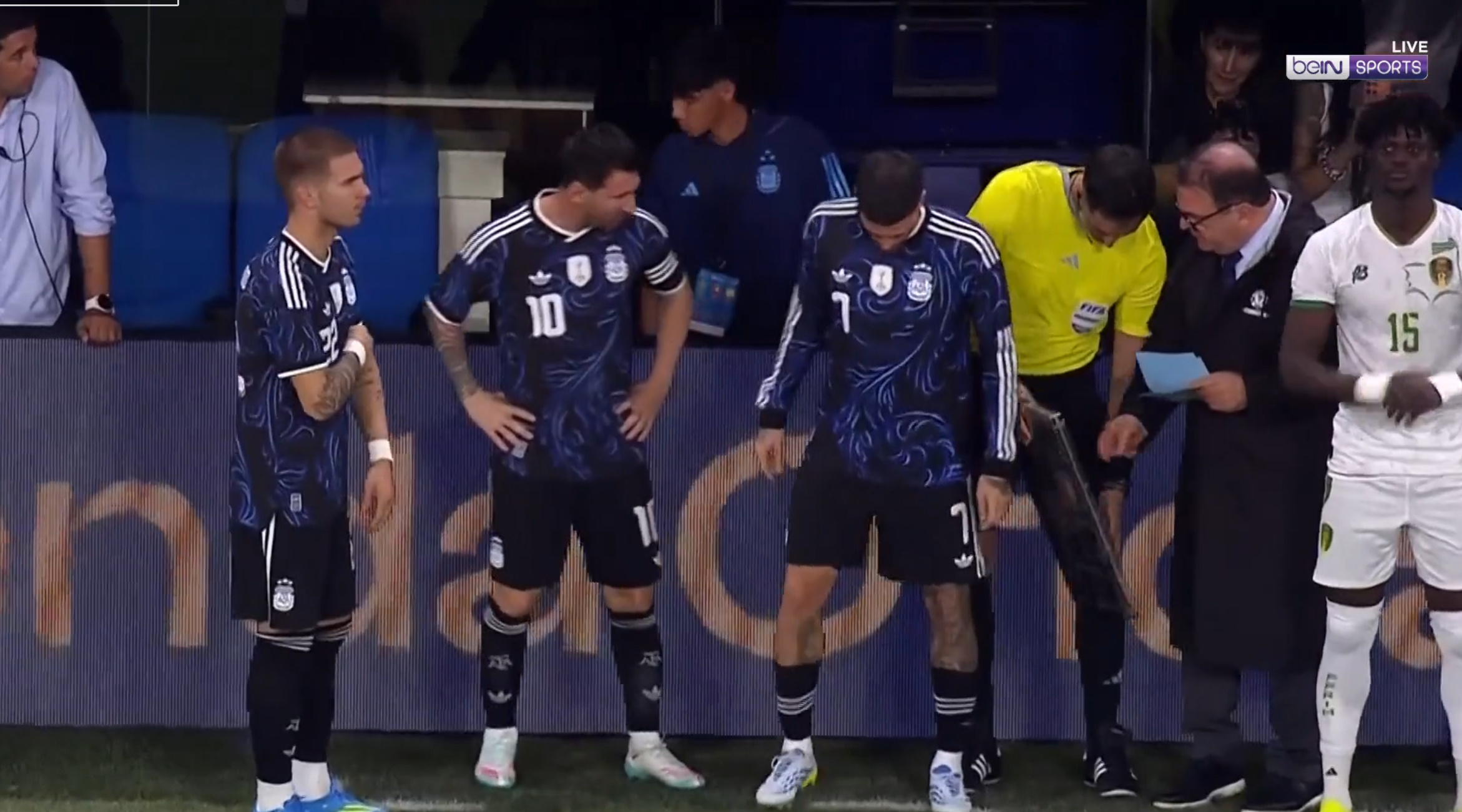 下半场一开场，梅西替补登场！！阿根廷vs毛里塔尼亚梅西