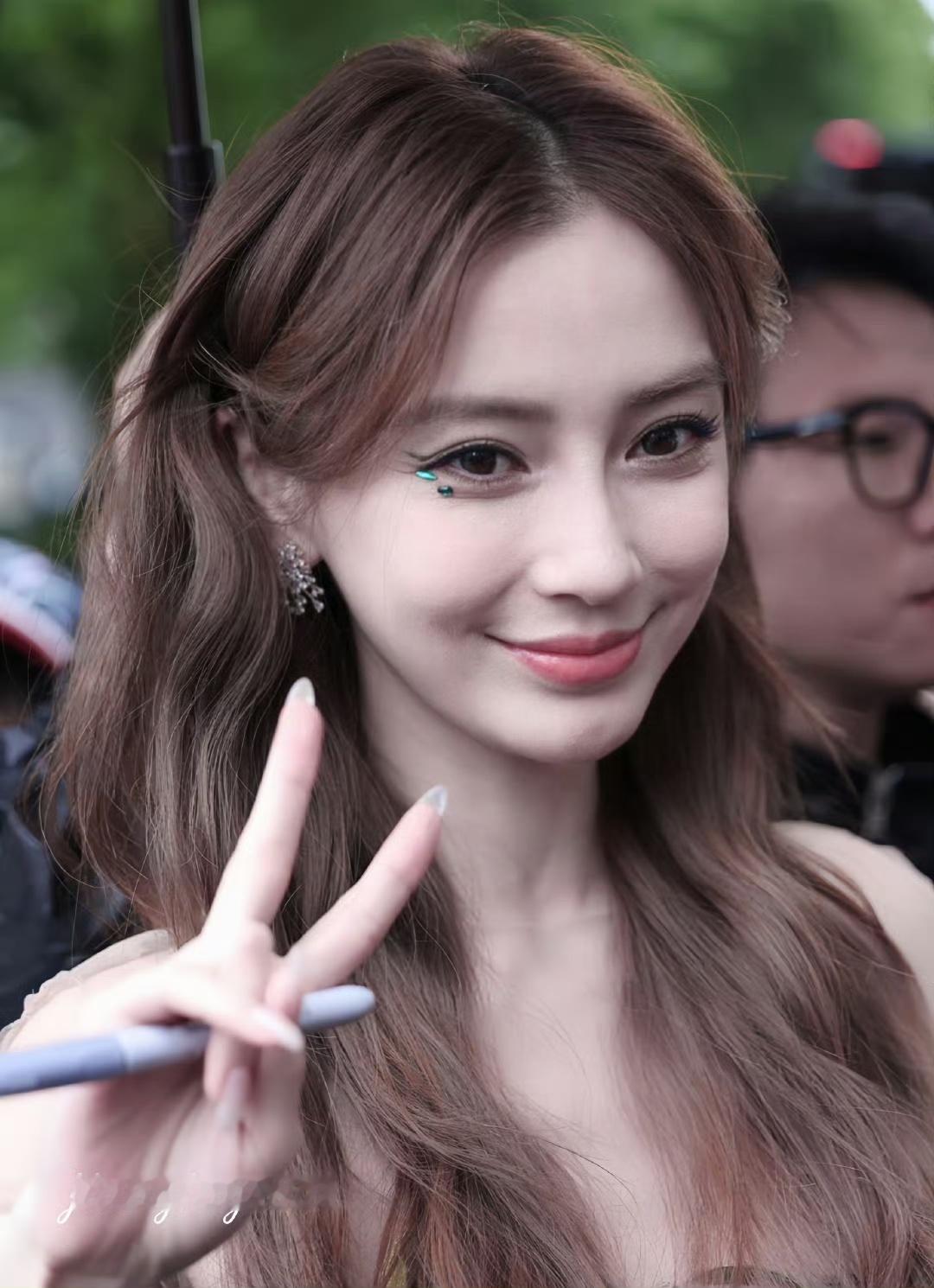 娱乐[超话]Angelababy或将演短剧Angelababy要拍短剧了什么？A
