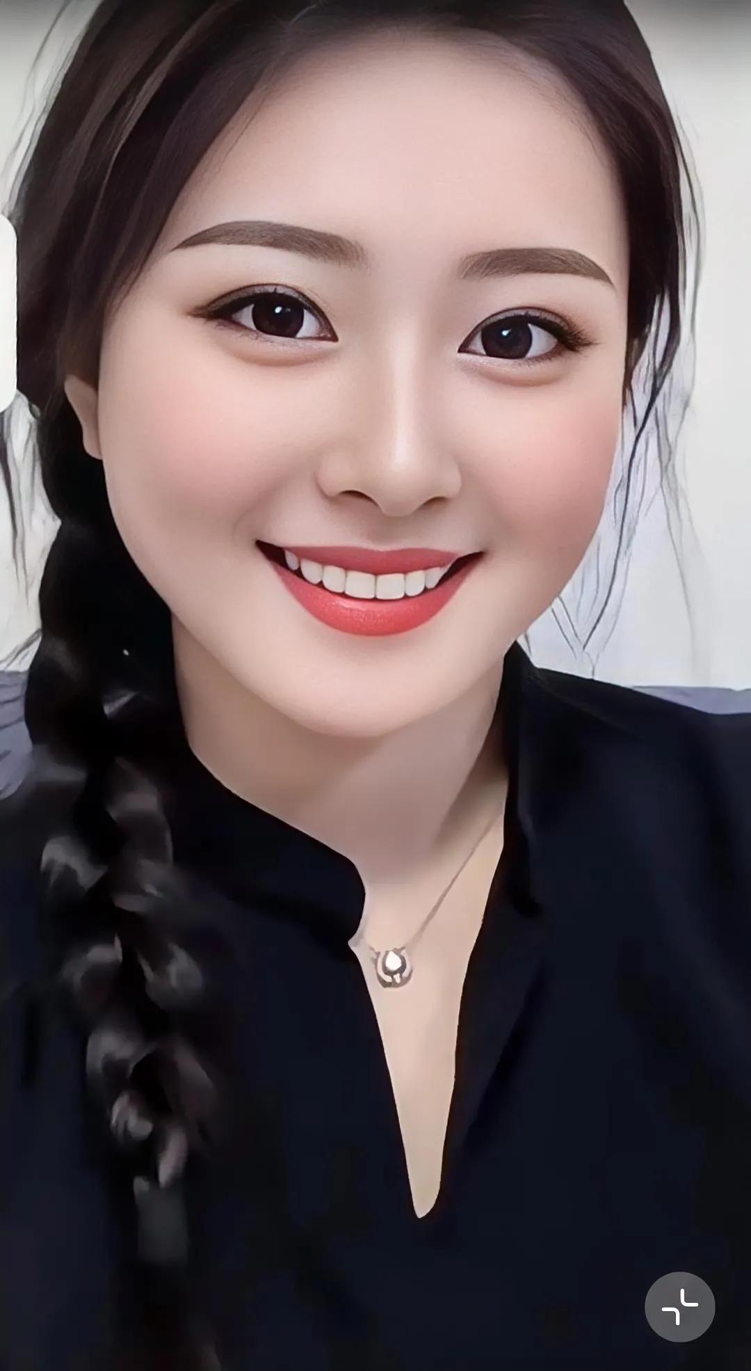 女人，你是生命的花朵，要勇敢绽放自己的色彩。不要被他人的眼光束缚，不要被外界的声