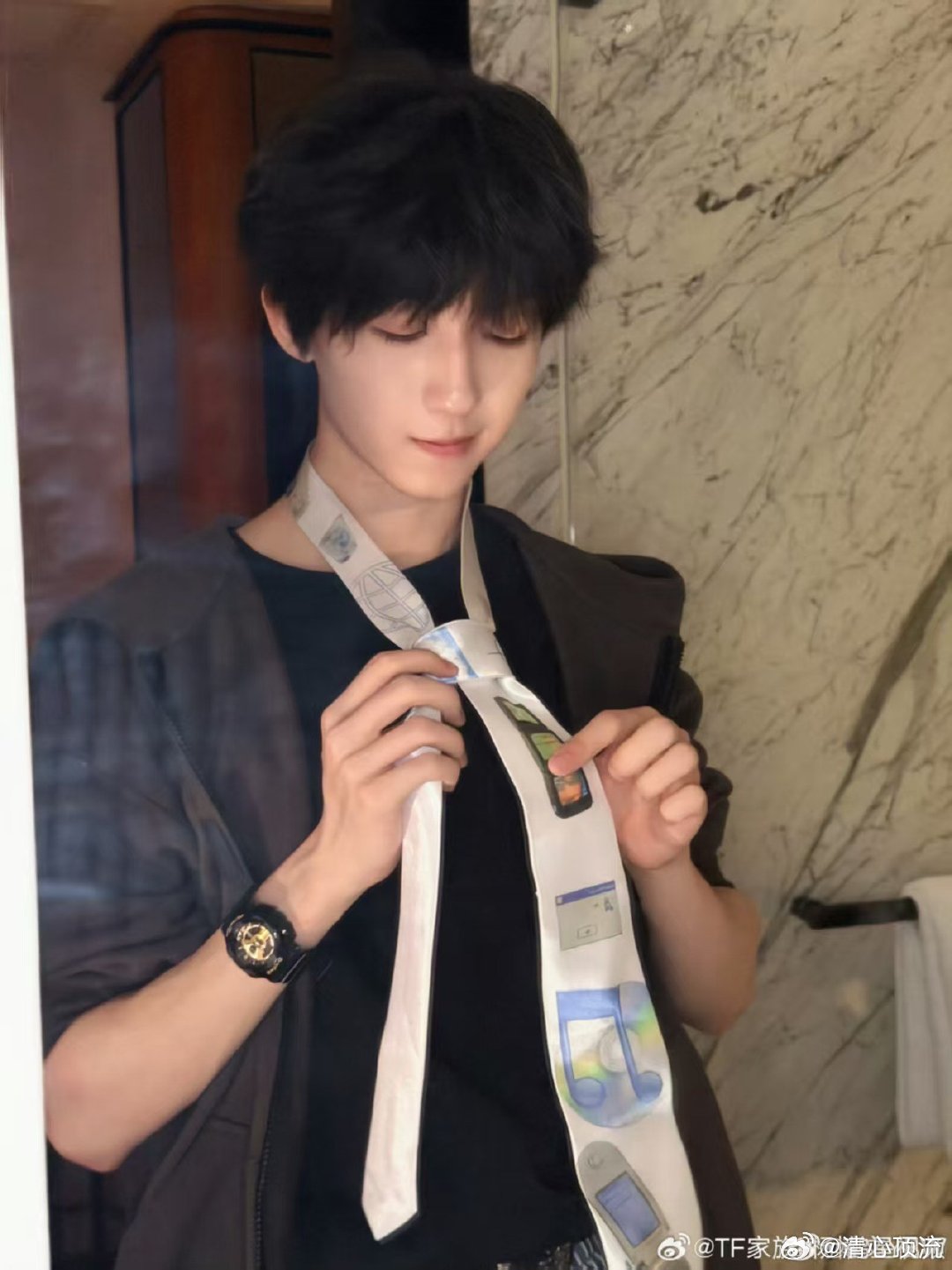 杨博文新歌开头导入杨博文 新歌高音获赞单单凭借四句开场演唱，杨博文就牢牢抓住听众