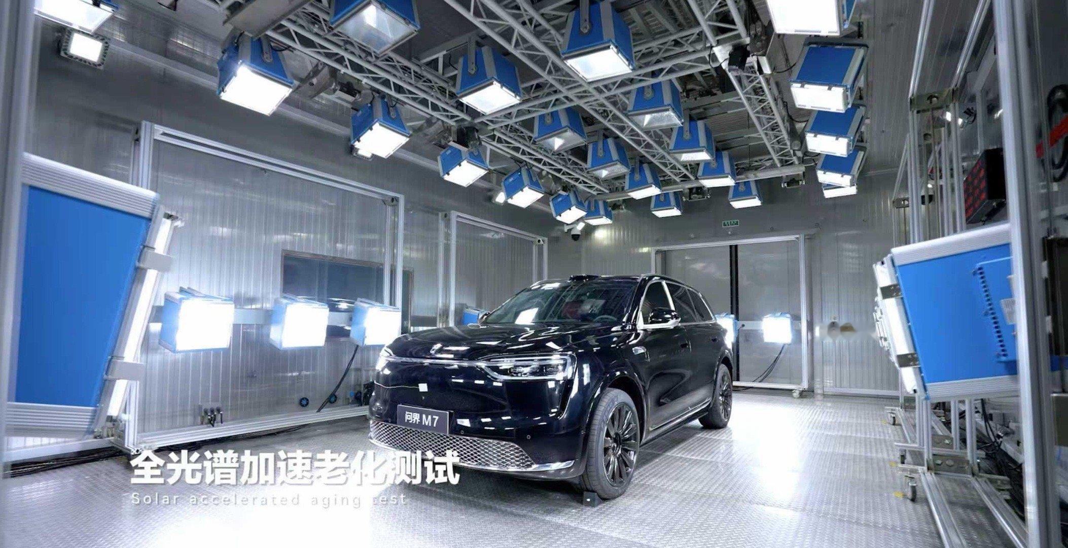 有个朋友在4S店工作，最近他告诉我全新问界M7成了不少顾客的心头好，尤其是对它的