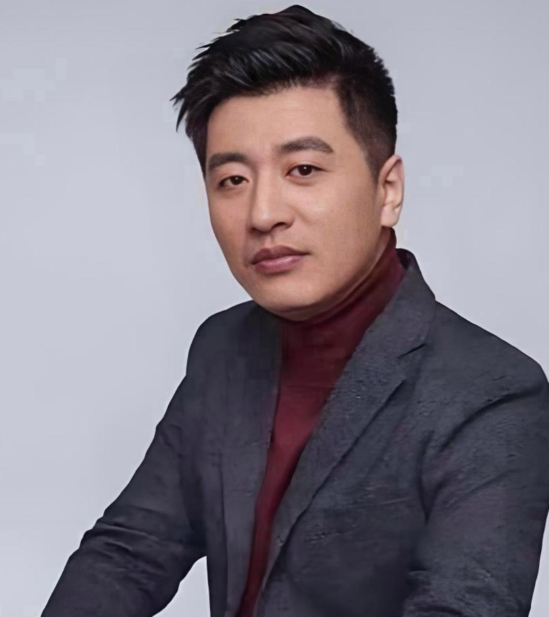 张雪峰的去世更加印证了今年全国两会代表张高澄道长的观点。
他说人应该保持恬淡虚无