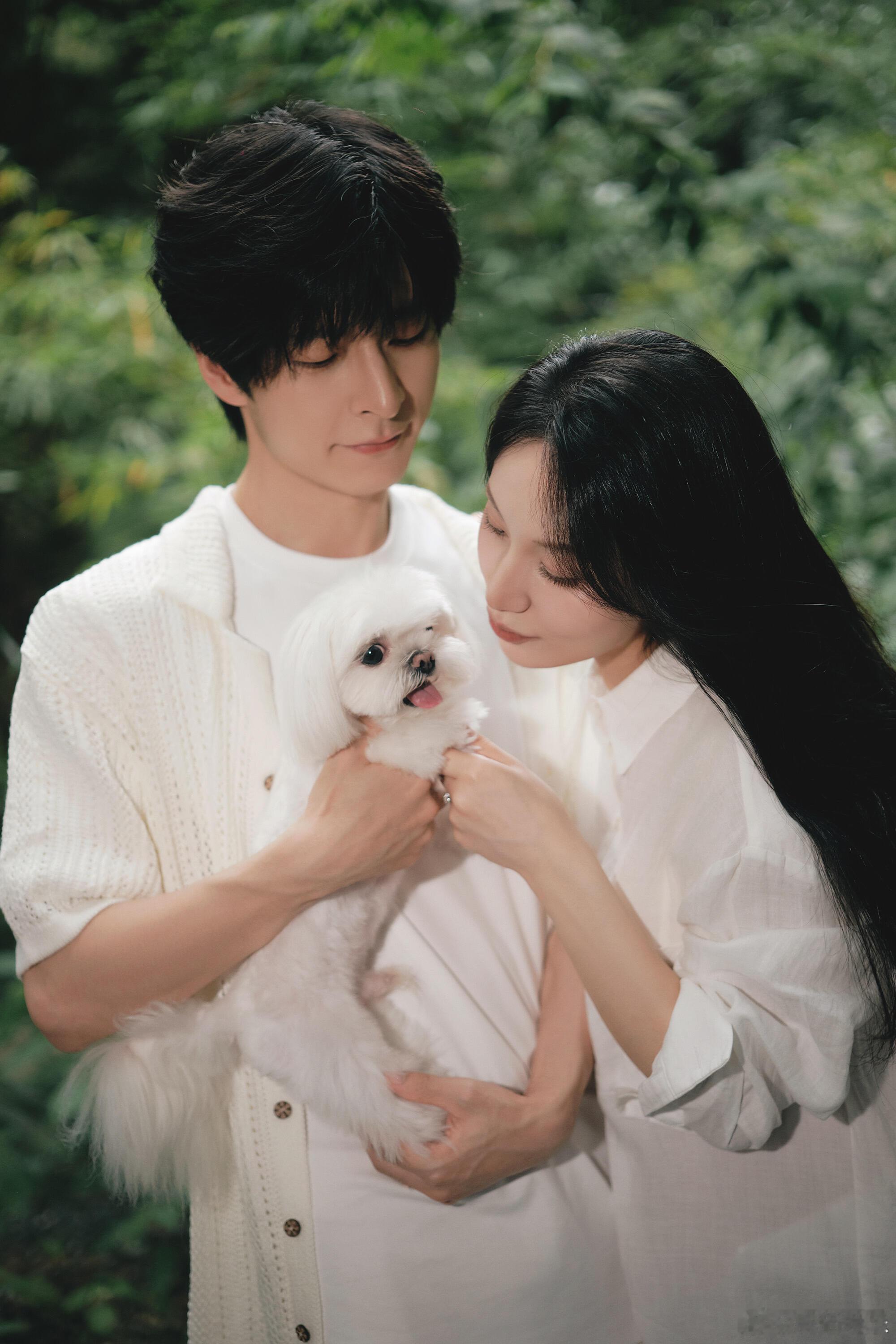 文韬佳佳孕照写真文韬佳佳8月生的孩子文韬佳佳的孕照写真看得人心都化了，8月宝宝一