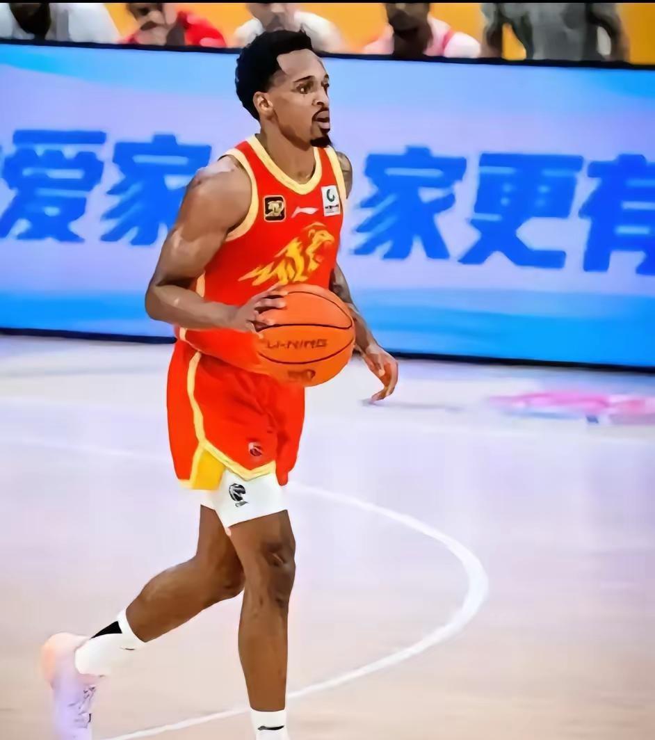 别信广厦稳赢，周琦复出那晚，篮筐都跟着他颤抖。
浙江广厦过去5场赢4场，奥卡福场