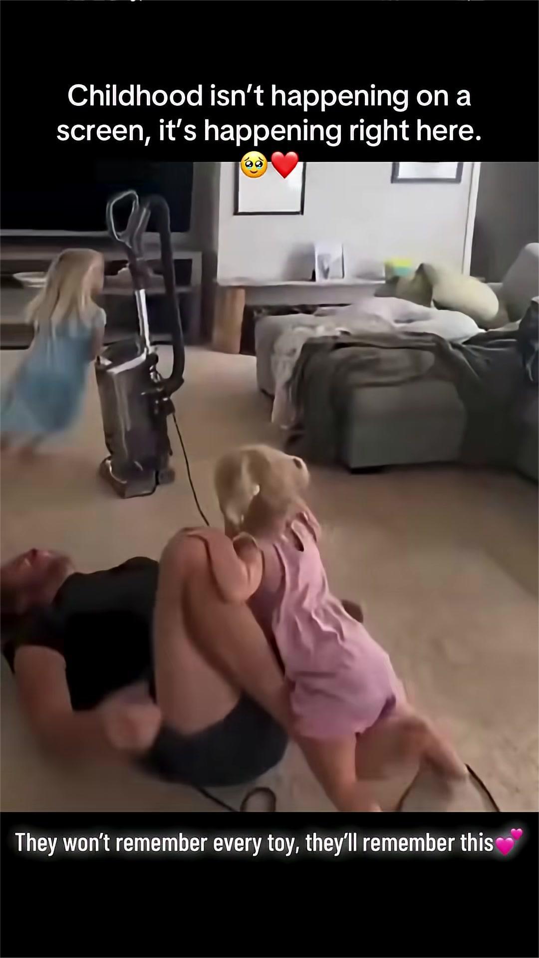 Childhood isn't happening on a screen，it