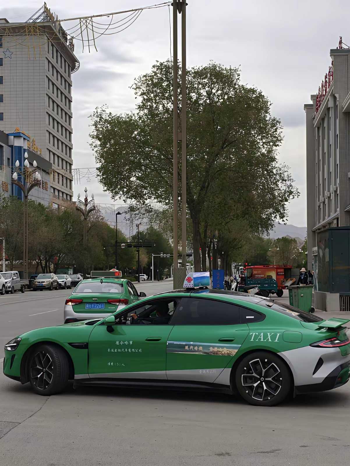 这出租车坐的人应该不少吧？就是不知道多久能回本呢？