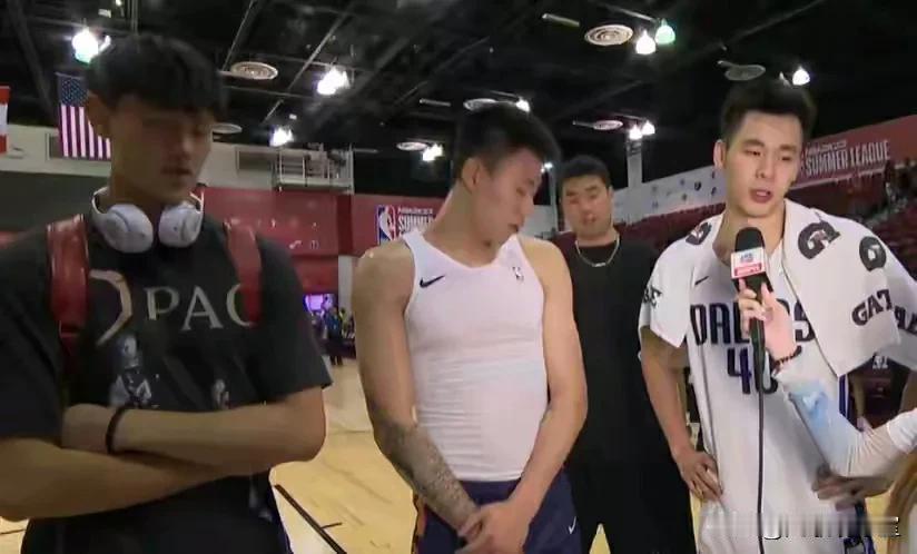 曾凡博与NBA篮网签约，最可惜的就数张镇麟和郭昊文了！
想当年，曾凡博、张镇麟和
