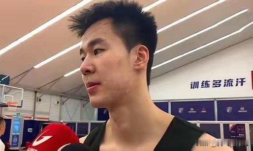 郭昊文上进心十足！

有媒体人透露:春节放假期间，因无缘国家队集训大名单的郭昊文