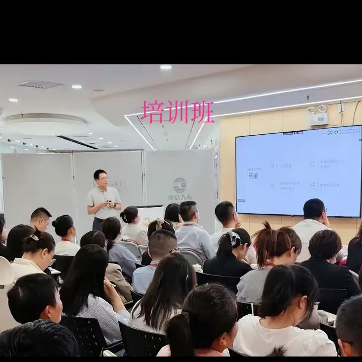 700万国内保险代理人队伍去哪里啦？
2019年从事商业保险人员912万，仅仅7